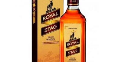 'Seagram's royal stag whisky bottle with its cardboard box'>