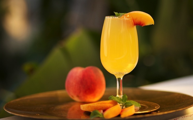 Enjoy this bellini cocktail this summer! 36