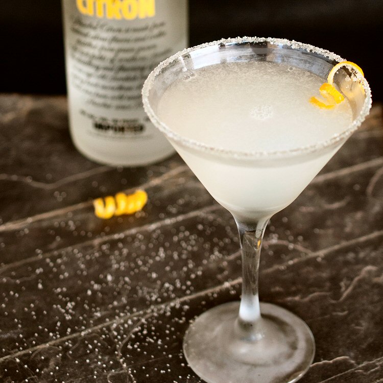 How to Make the refreshing Lemon Drop Martini this summer! – BoozNow
