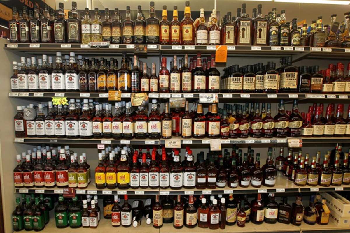 J&K Government withdraws corona tax on liquor 25