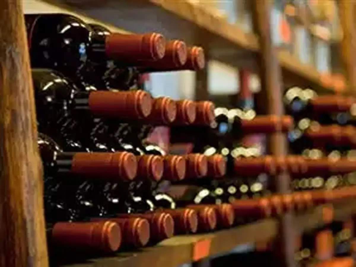 Make available beer and wine at departmental stores: Delhi Panel 25